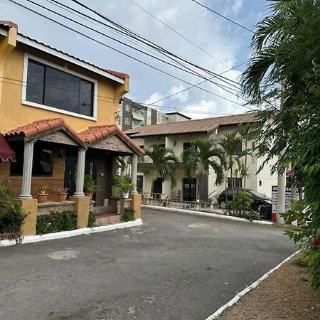 Appartamento The Jewel Kingston Esterno foto