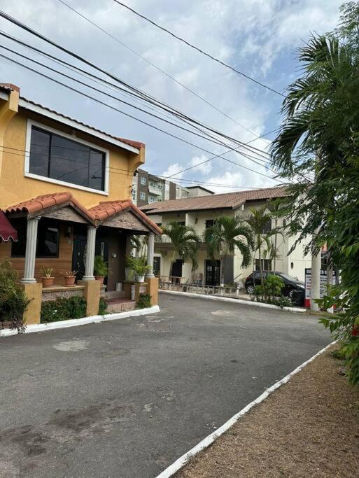 Appartamento The Jewel Kingston Esterno foto