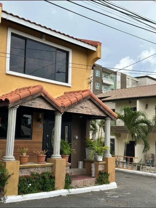 Appartamento The Jewel Kingston Esterno foto
