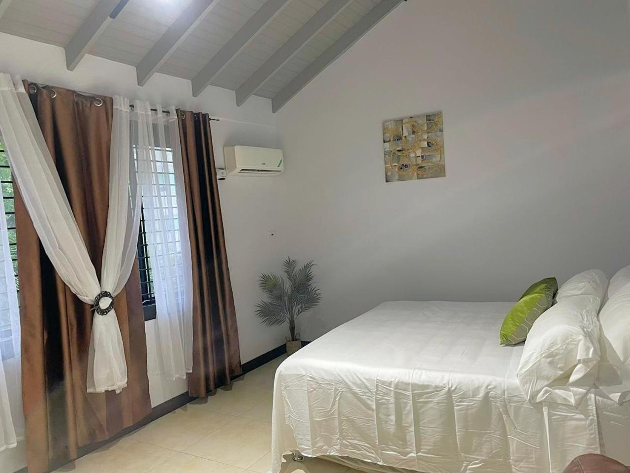 Appartamento The Jewel Kingston Esterno foto